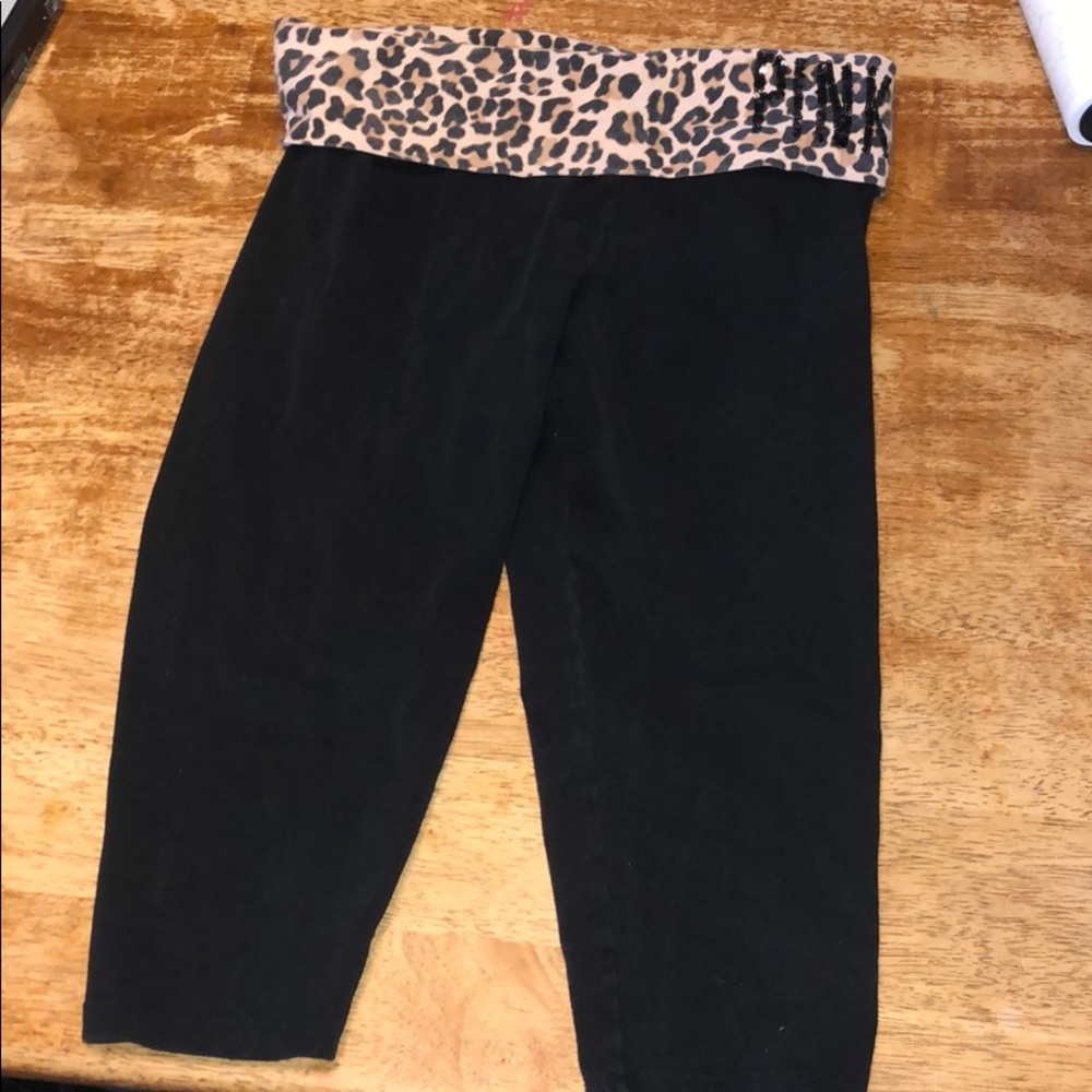 Pink cheetah print cropped leggings